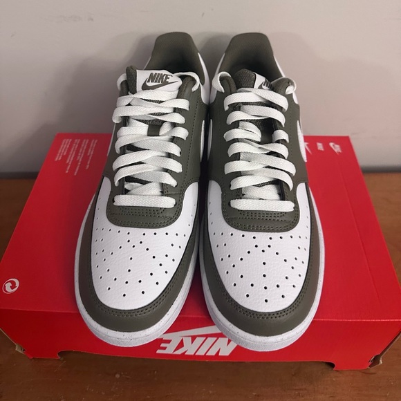 Nike Court Vision Low sneakers olive/white NEW - Picture 3 of 6